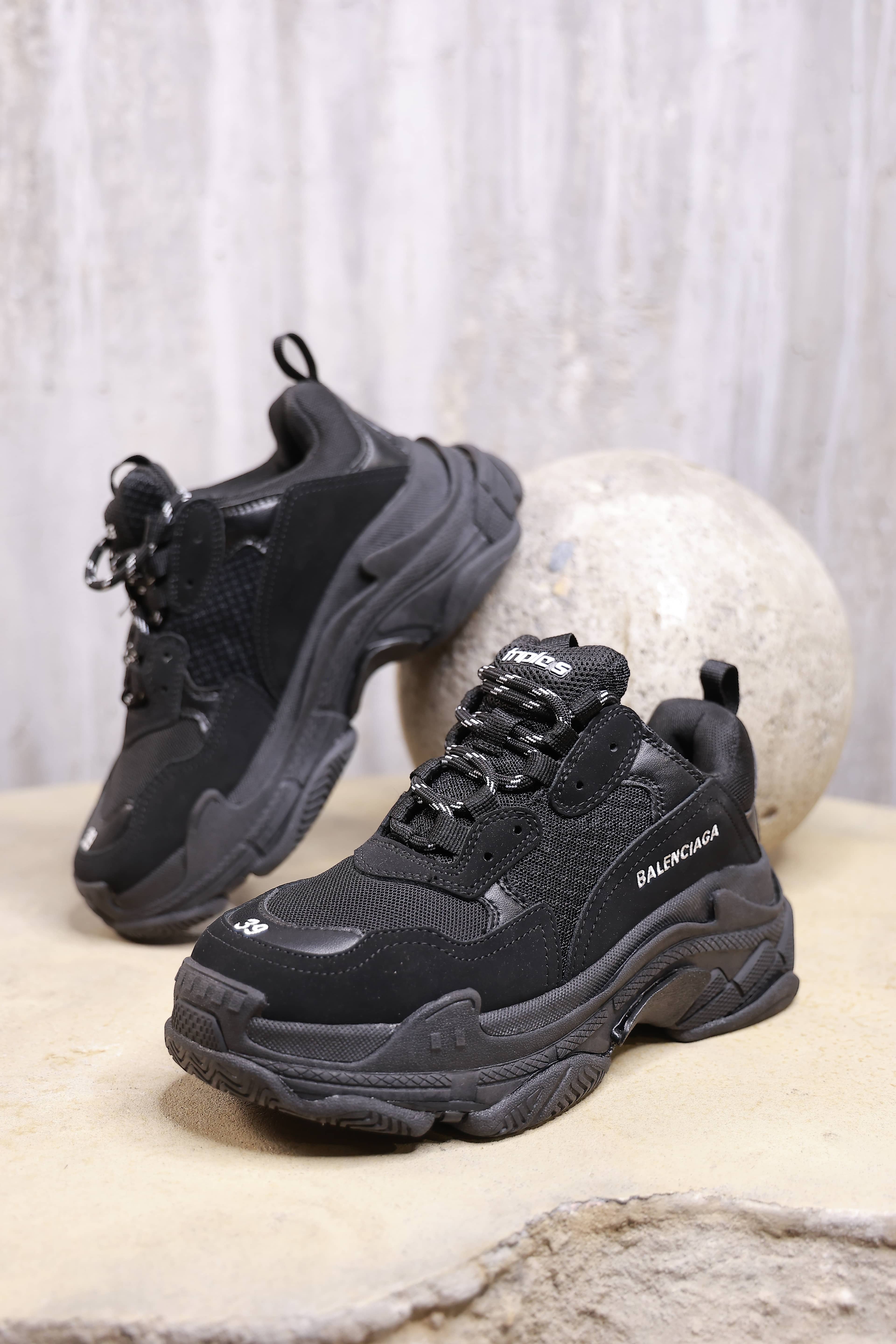 Balenciaga Triple / QORA / 41 3
