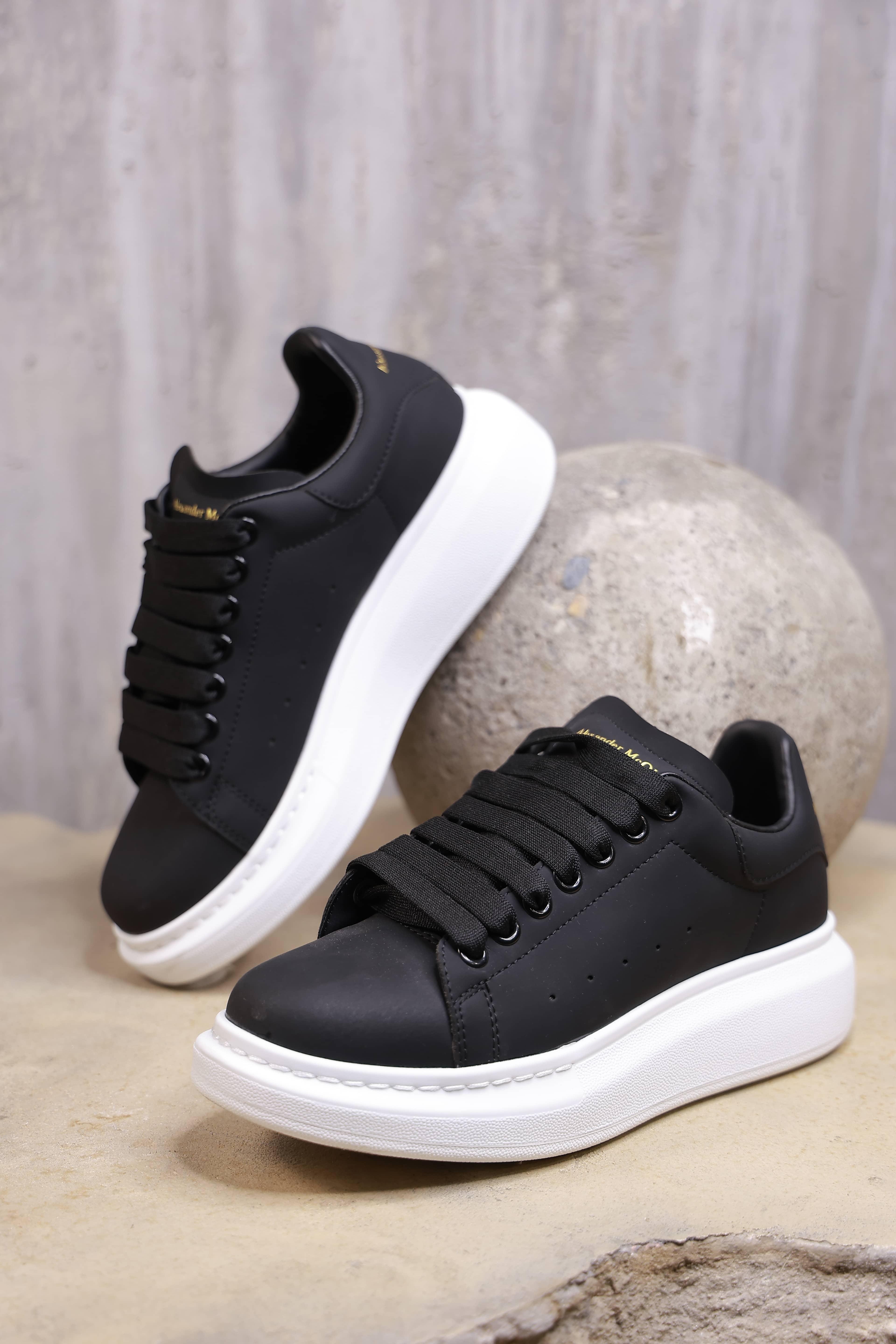 Alexander Mcqueen / QORA / 41 4