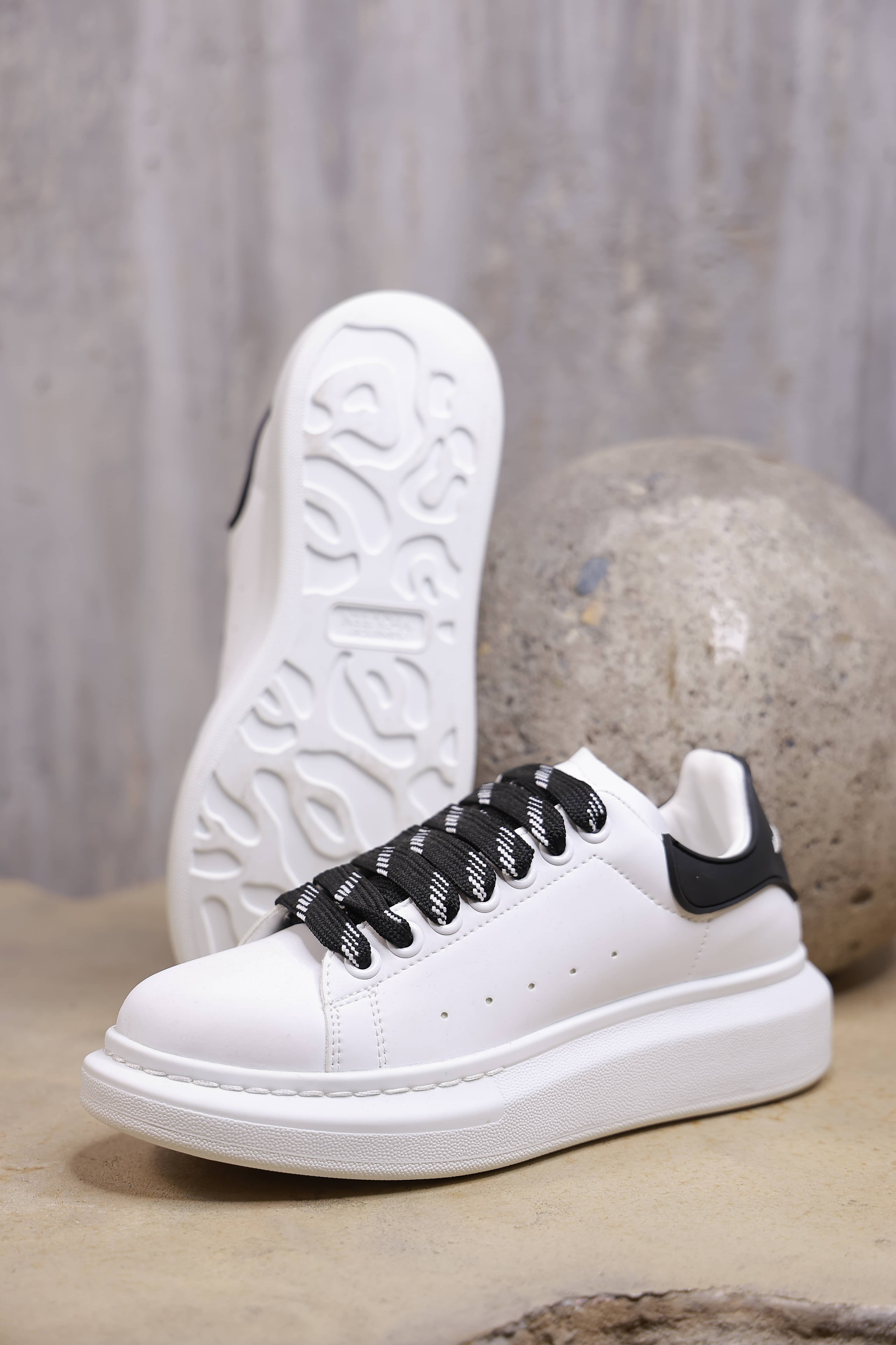 Alexander Mcqueen Qora Logo / OQ / 43 2