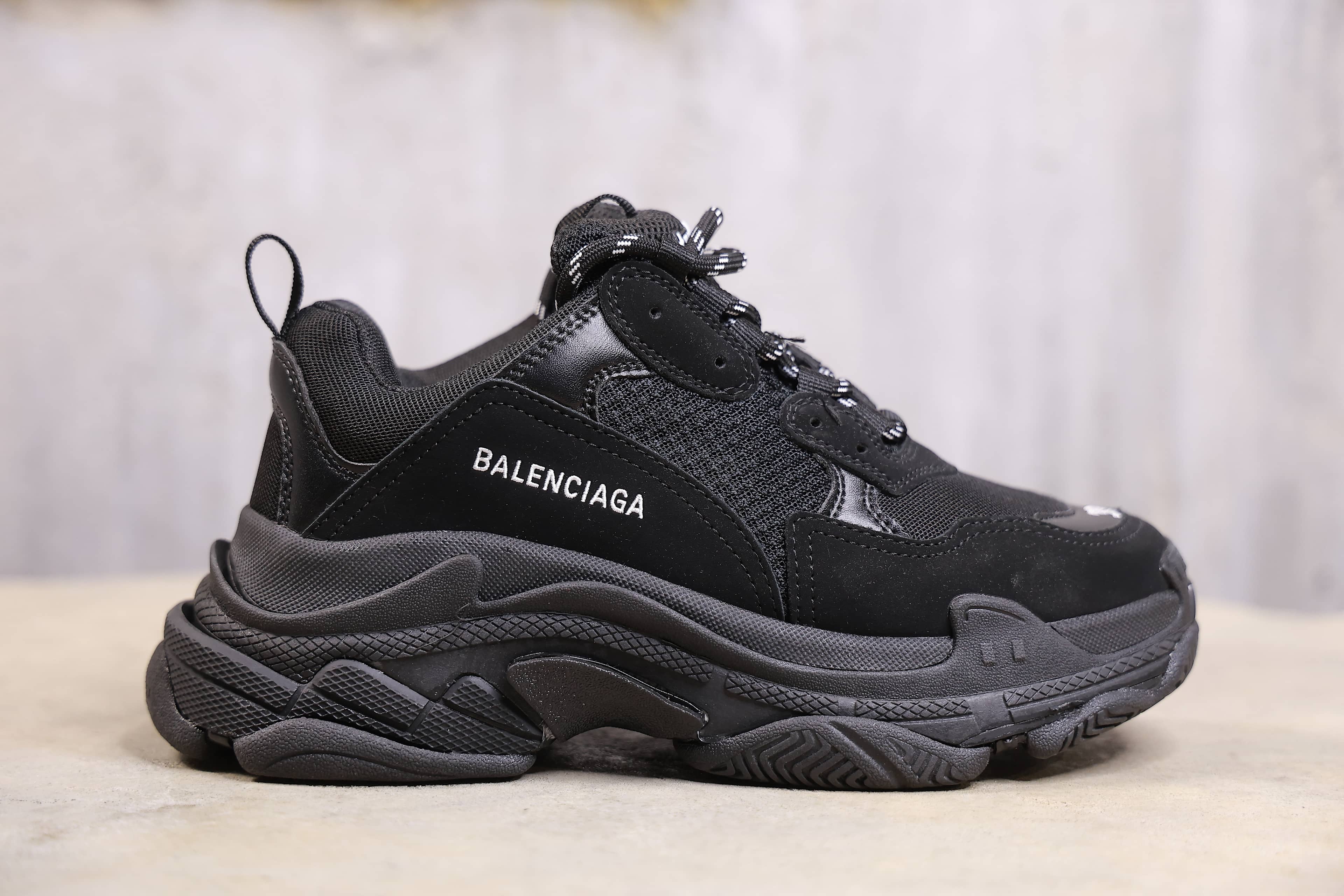Balenciaga Triple / QORA / 41 2