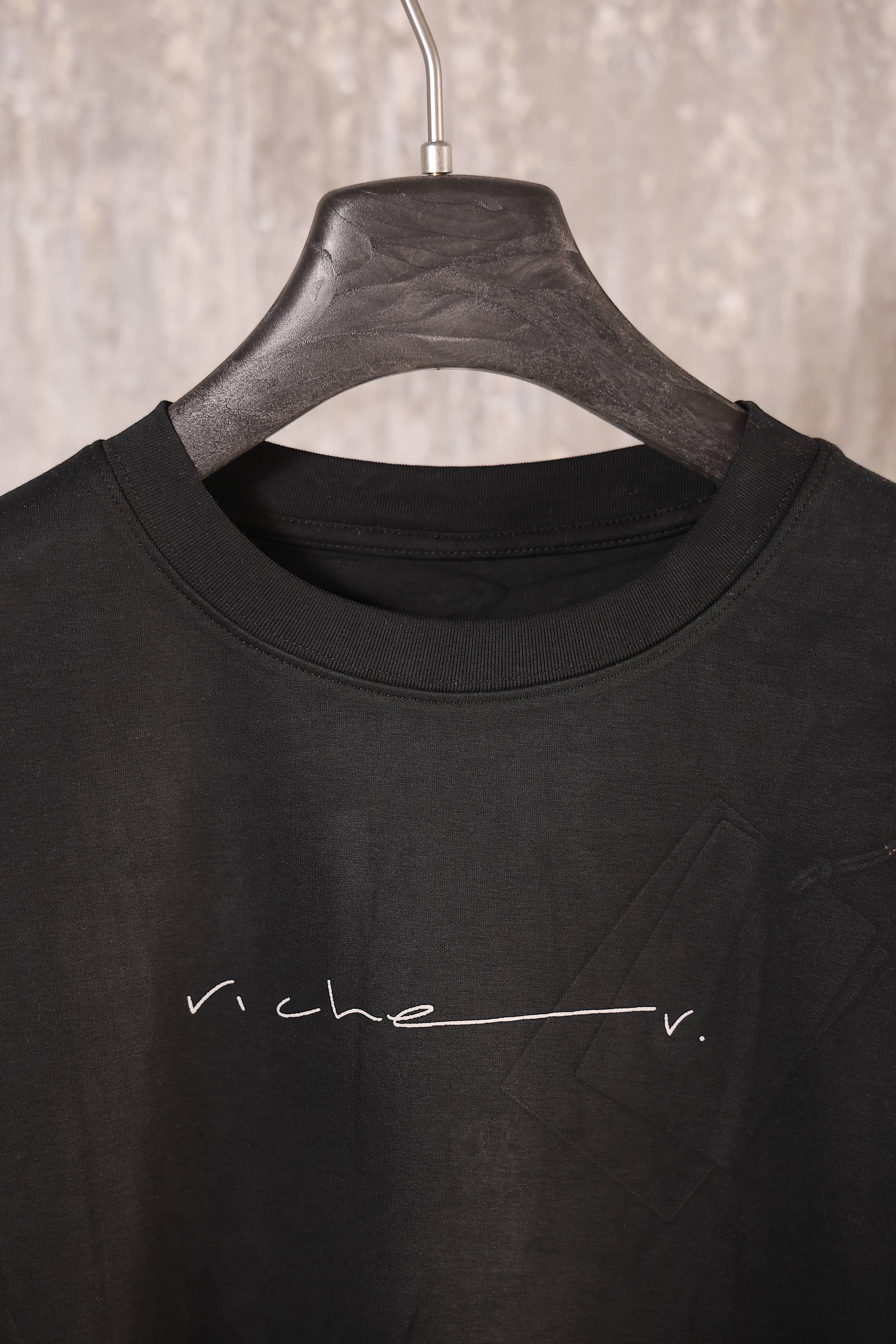 Futbolka Oversize Vichev / QORA / L 2