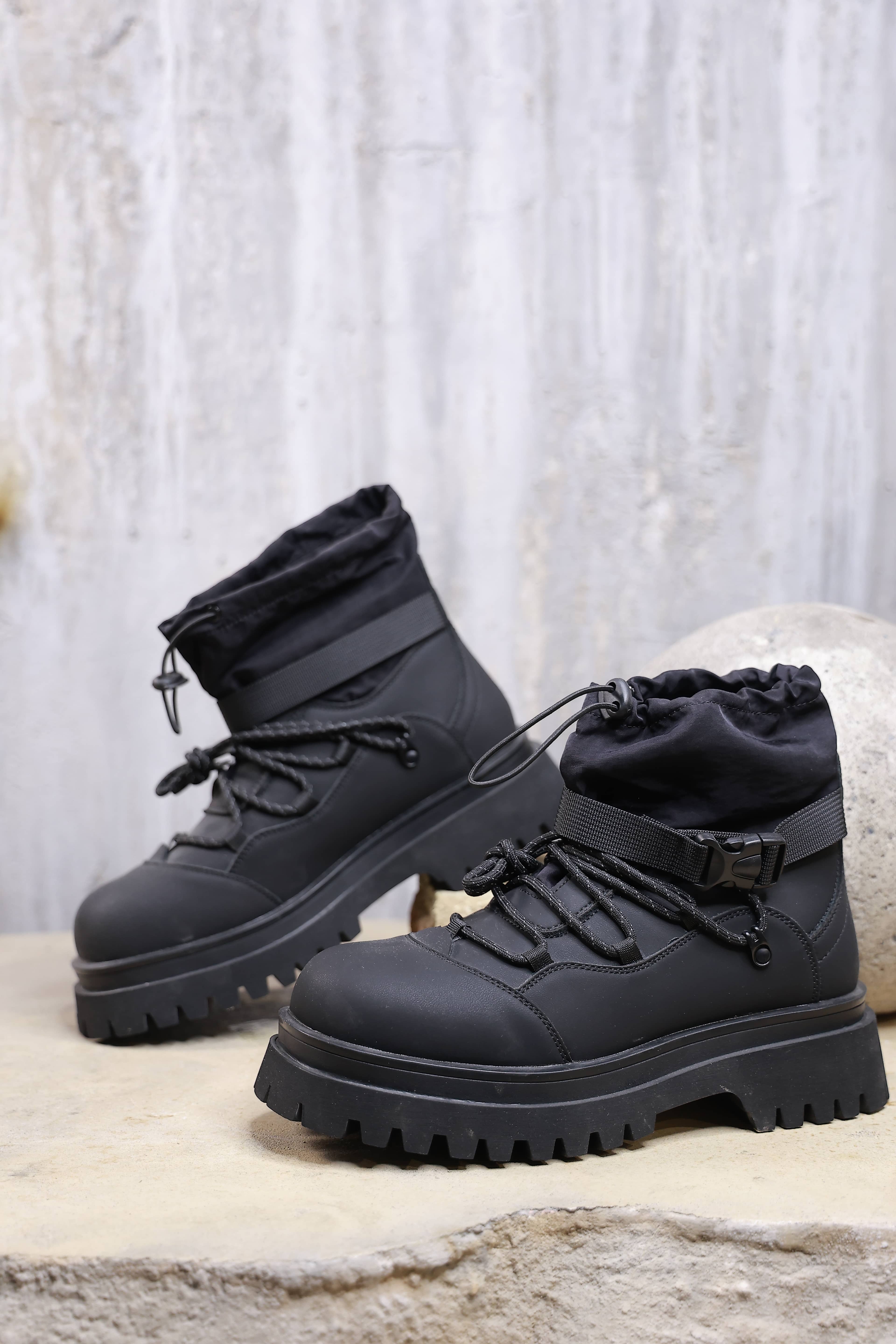 Combat Boots / QORA / 43 2