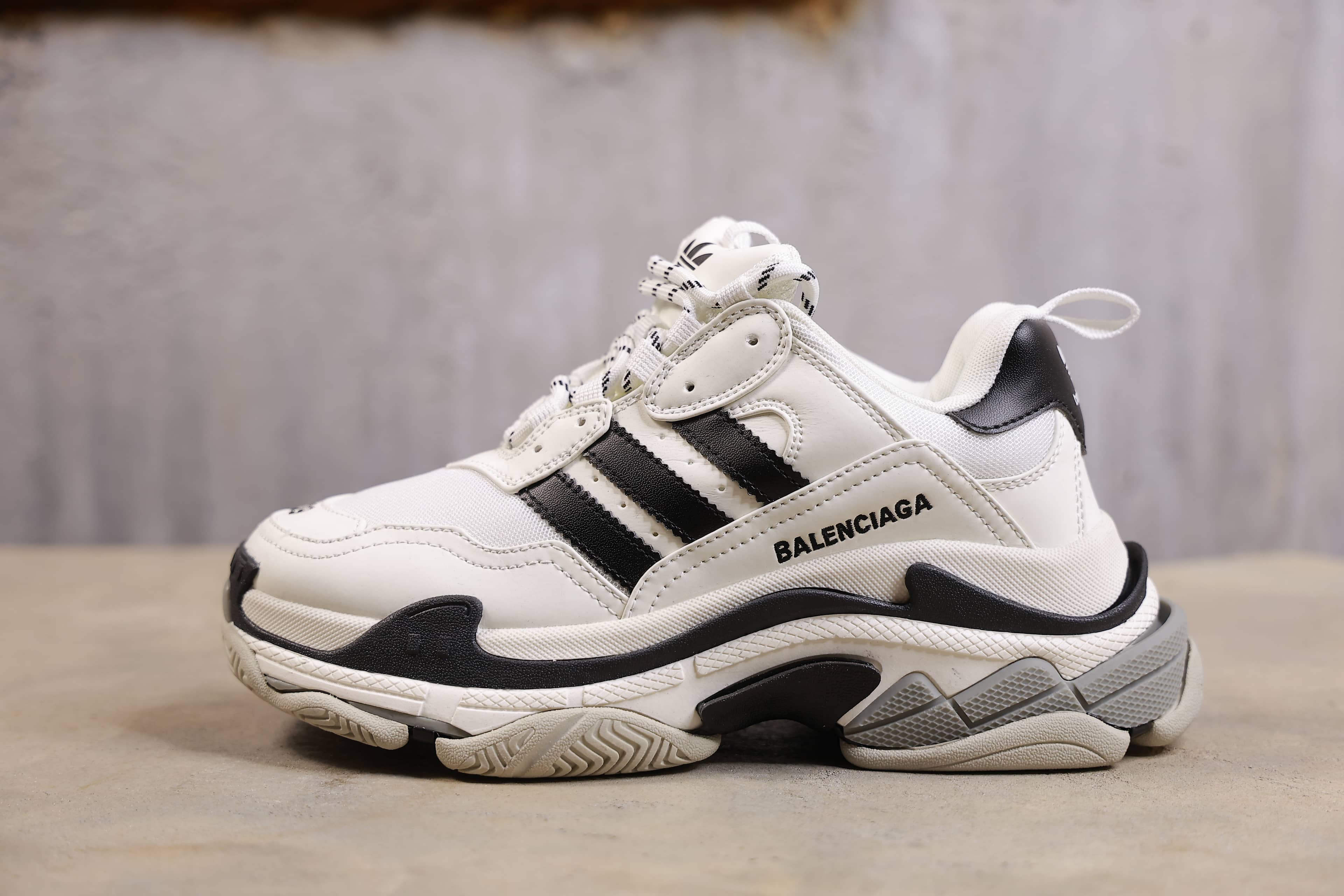 Balenciaga Adidas / OQ / 41 3
