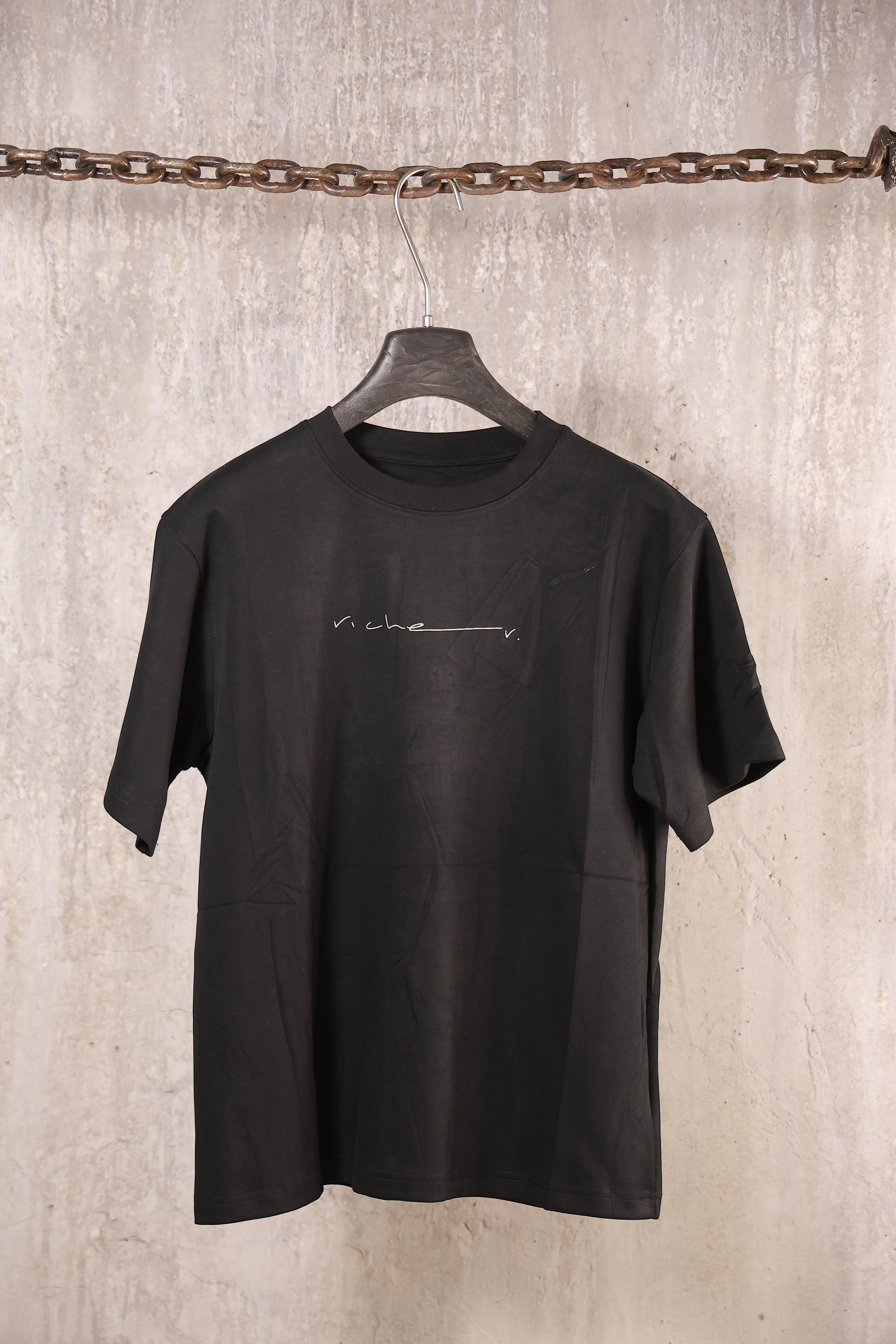 Futbolka Oversize Vichev / QORA / L
