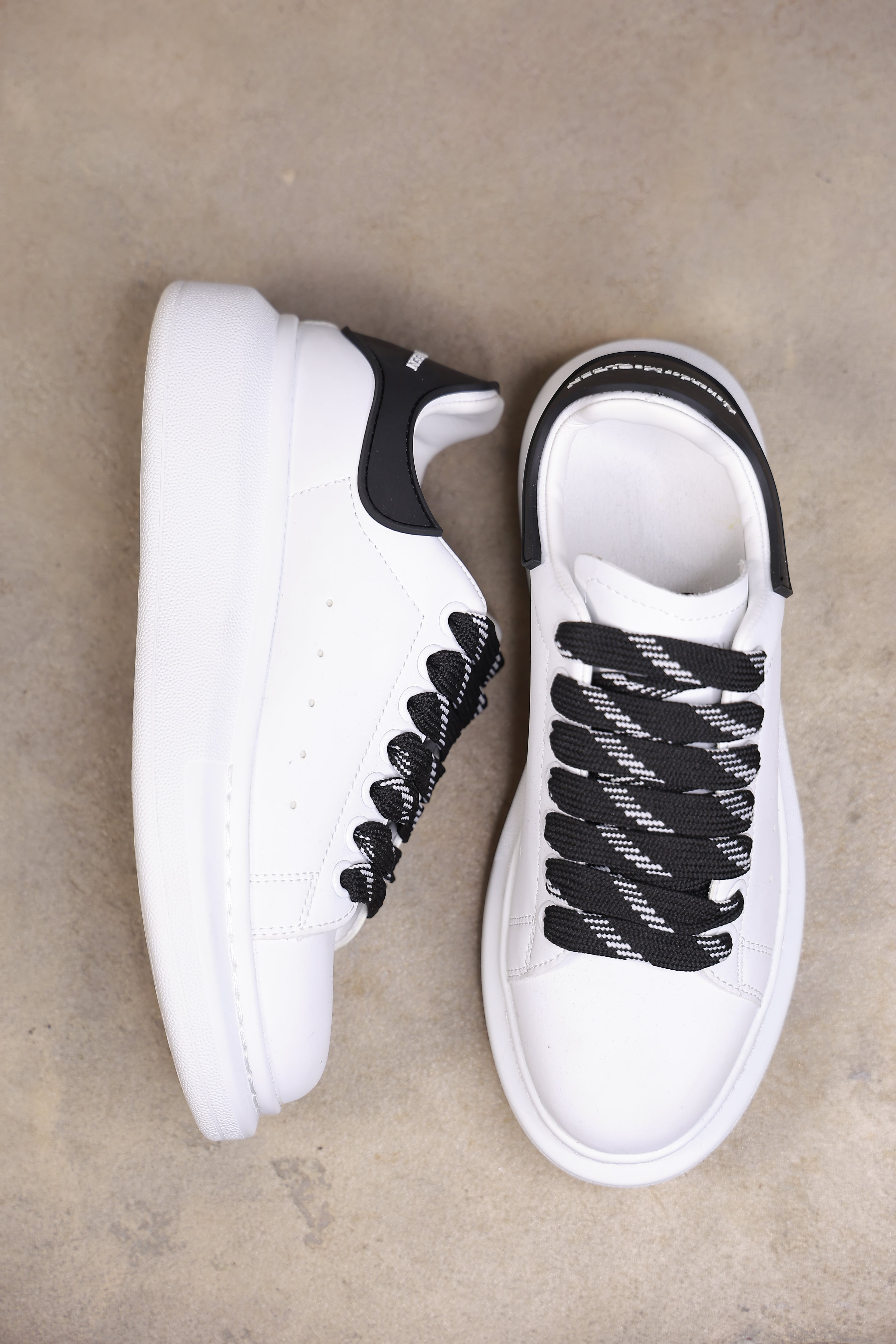 Alexander Mcqueen Qora Logo / OQ / 43