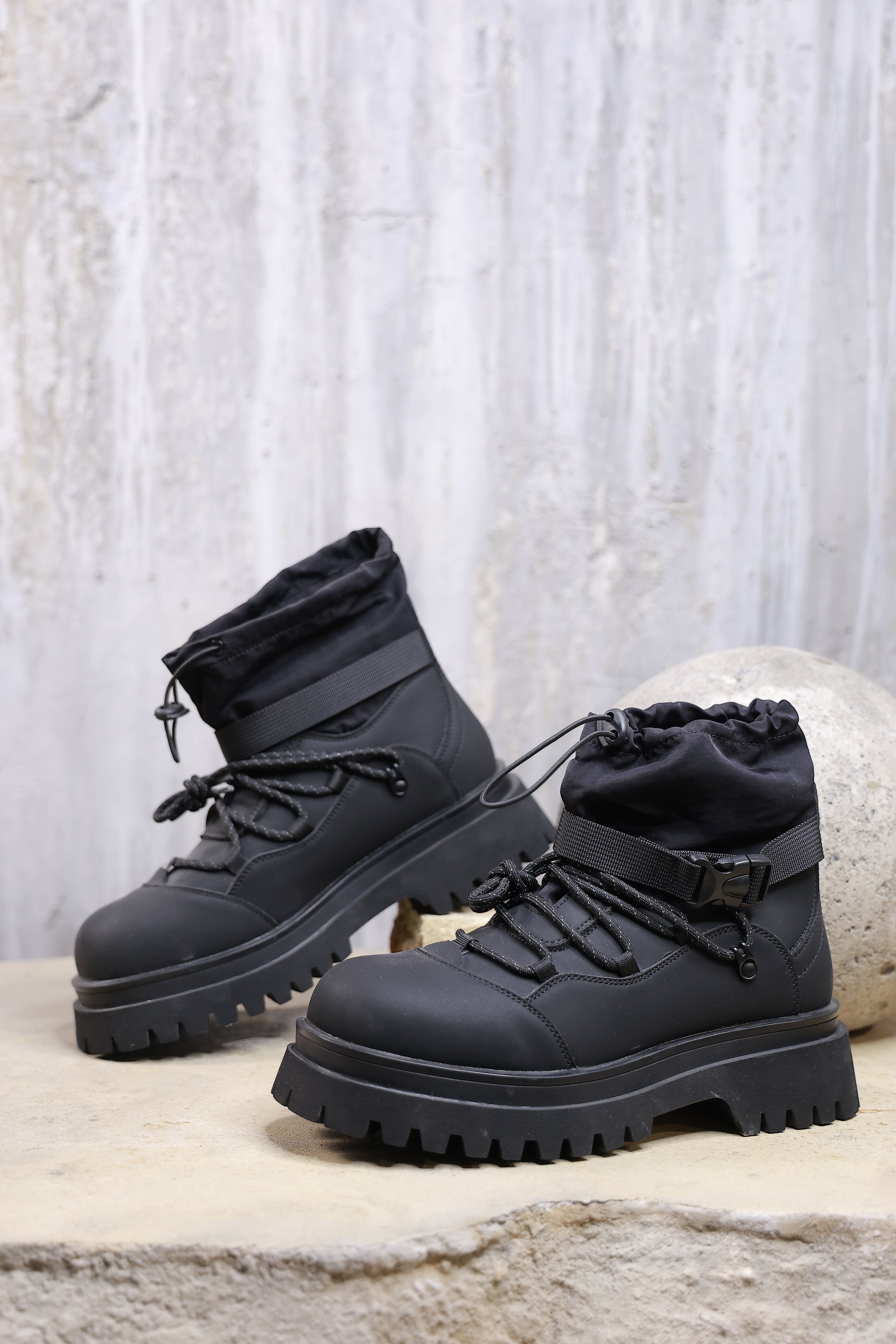 Combat Boots / QORA / 43